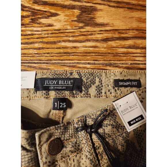 NWT Judy Blue Paula Snake Print Skinny sz 1/25 - Picture 3 of 5